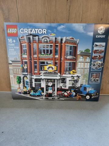 LEGO Corner Garage (10264)  beschikbaar voor biedingen