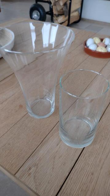 2 vazen beschikbaar voor biedingen