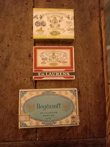 Antieke sigarettenpakjes  beschikbaar voor biedingen