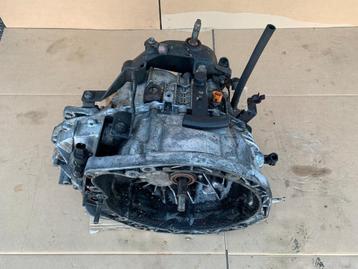 versnellingsbak PK5013 opel vivaro renault trafic 1.9D 5 bak beschikbaar voor biedingen
