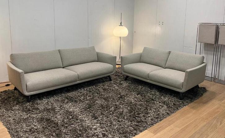 NIEUWSTAAT Set - 2x Design on Stock Byen Lichtgrijs, Huis en Inrichting, Zetels | Complete zithoeken, Zo goed als nieuw, Stof