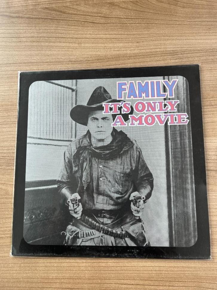 FAMILY  - IT'S ONLY A MOVIE, Cd's en Dvd's, Vinyl | Rock, Gebruikt, Rock-'n-Roll, Verzenden