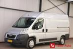 Peugeot Boxer 335 2.2 HDI L2H2 TREKHAAK AIRCO, Auto's, Te koop, Zilver of Grijs, Gebruikt, 750 kg