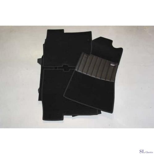 Tapijt set 18-delig Zwart Mercedes-Benz SL, W107 - R107, Auto-onderdelen, Interieur en Bekleding, Mercedes-Benz, Nieuw, Ophalen of Verzenden