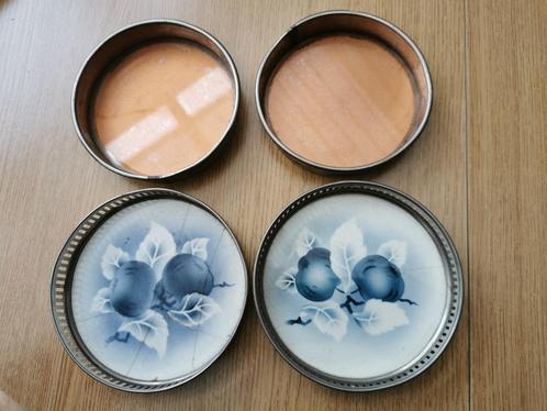 Vintage onderzetters voor een wijnfles, prijs/set van twee., Antiek en Kunst, Antiek | Servies los, Ophalen of Verzenden