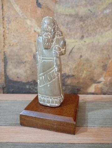 Antiek Jade Krijger-Priesterbeeld | Perzisch-Mesopotamische  beschikbaar voor biedingen