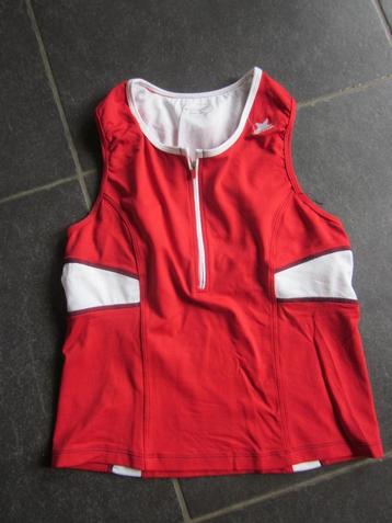 rood sport T-shirt zonder mouwen beschikbaar voor biedingen