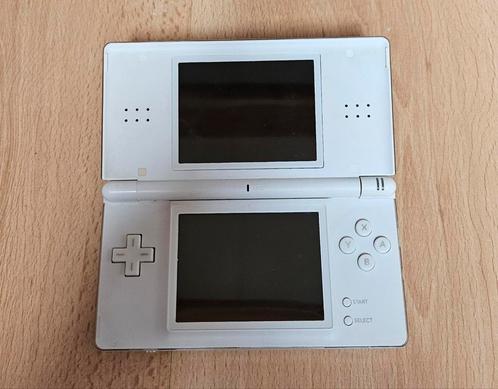 Nintendo DS Lite (2006), Games en Spelcomputers, Spelcomputers | Nintendo DS, Gebruikt, DS Lite, Wit, Met games, Met beschermhoes of tas