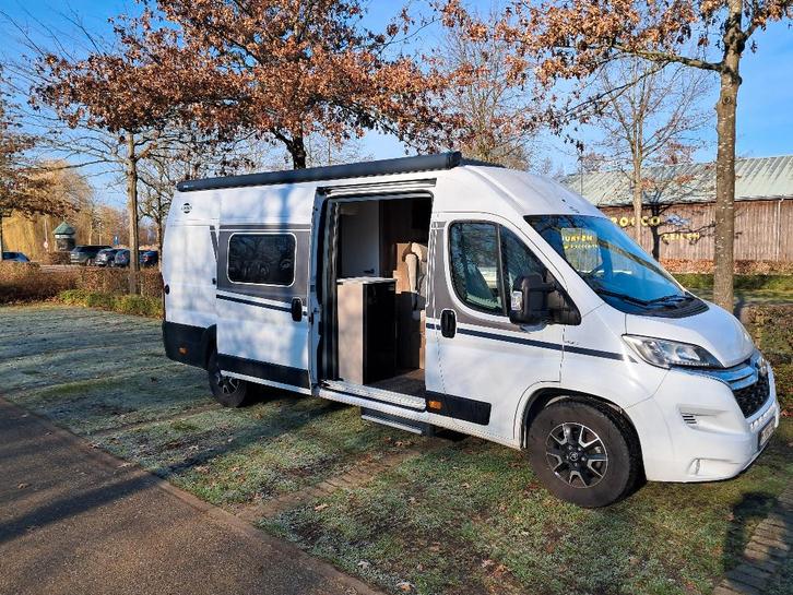 Te koop! Campervan 2024  Carado 640 Pro, nieuw staat !, Caravanes & Camping, Camping-cars, Particulier, jusqu'à 4, Modèle Bus ou Fourgon aménagé