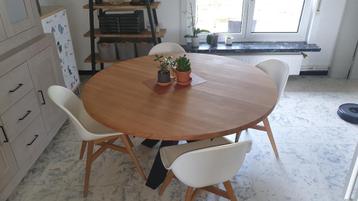 Eames-stijl kuipstoelen - 4 stuks beschikbaar voor biedingen