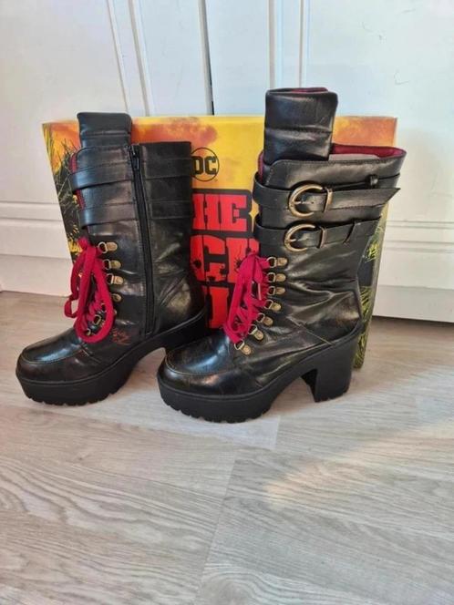 Bottes Harley Quinn p40, Kleding | Dames, Schoenen, Zo goed als nieuw, Hoge laarzen, Zwart, Ophalen of Verzenden