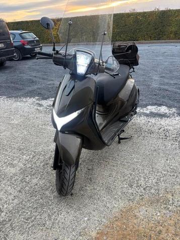 La souris. Retro modellen beschikbaar voor biedingen