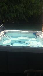 jacuzzi, Enlèvement, Comme neuf, Fixé