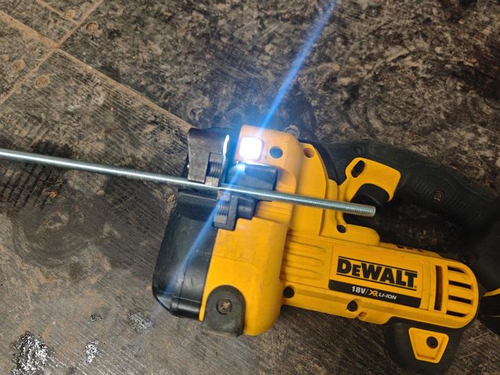 Draadeindknipper DeWALT DCS350NT, Doe-het-zelf en Bouw, Gereedschap | Handgereedschap, Gebruikt, Ophalen of Verzenden