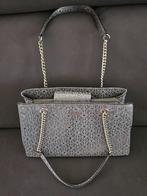 GUESS zilverkleurige handtas, Handtassen en Accessoires, Tassen | Damestassen, Ophalen, Zo goed als nieuw, Grijs, Handtas