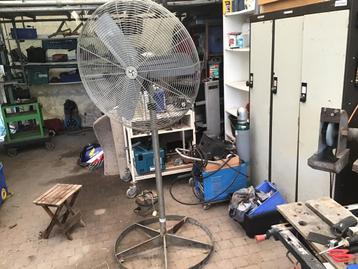 GROTE ventilator voor evt werkplaats, Elektronische apparatuur, Ophalen, Gebruikt, Statiefventilator