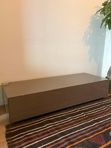 Tv meubel beschikbaar voor biedingen