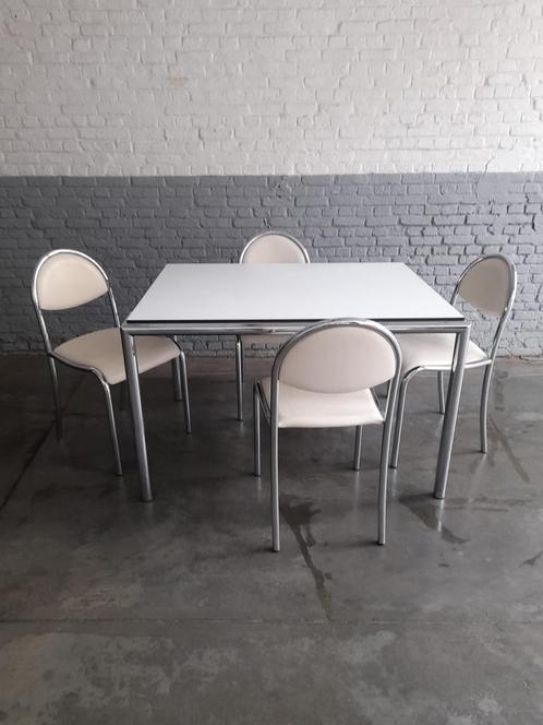 Table de cuisine et 4 chaises, Maison & Meubles, Tables | Tables à manger, Comme neuf, Enlèvement