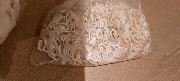 Gordijn bevestigingshaakjes en lint., Huis en Inrichting, Stoffering | Gordijnen en Lamellen, Ophalen