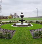 Klassieke fontein met bloembak rand, Tuin en Terras, Waterpartijen en Fonteinen, Nieuw, Beton, Ophalen of Verzenden, Fontein