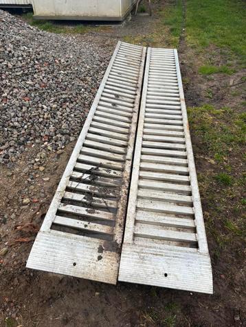 aluminum oprijplaten beschikbaar voor biedingen