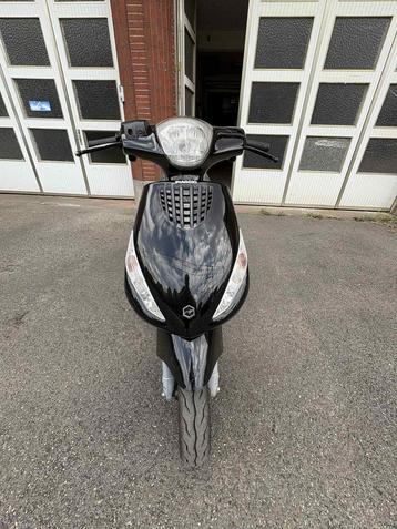 Te koop: Piaggio Zip A-klasse (2005) beschikbaar voor biedingen