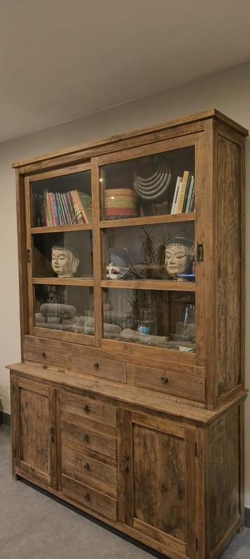 Vitrinekast in teakhout beschikbaar voor biedingen