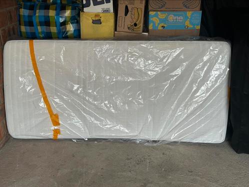 Nieuw matras 90cm x 200cm., Huis en Inrichting, Slaapkamer | Matrassen en Bedbodems, Zo goed als nieuw, Matras, Ophalen