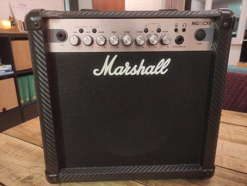 Marshall MG15CFX + footswitch, Musique & Instruments, Amplis | Basse & Guitare, Comme neuf, Guitare, Moins de 50 watts, Enlèvement