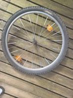 Les pneus de vélo latéraux de 26 pouces en parfait état sont, Vélos & Vélomoteurs, Vélos Pièces, Comme neuf, Enlèvement ou Envoi