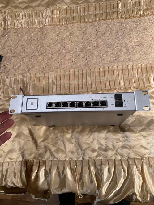 Ubiquiti Unifi Switch (8-poorts, 150W, Computers en Software, Netwerk switches, Gebruikt, Ophalen