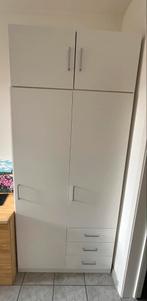 Ikea kledingkast in perfecte staat, Ophalen, Zo goed als nieuw, Met plank(en)