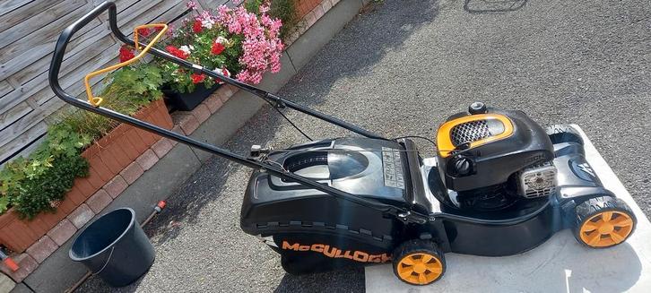 MC CULLOCH BENZINE GRASMACHINE  / GRASMAAIER, Tuin en Terras, Grasmaaiers, Zo goed als nieuw, Ophalen