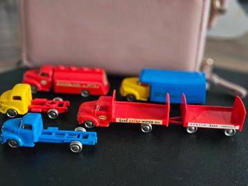 VINTAGE LEGO TRUCKS '50s/'60s beschikbaar voor biedingen