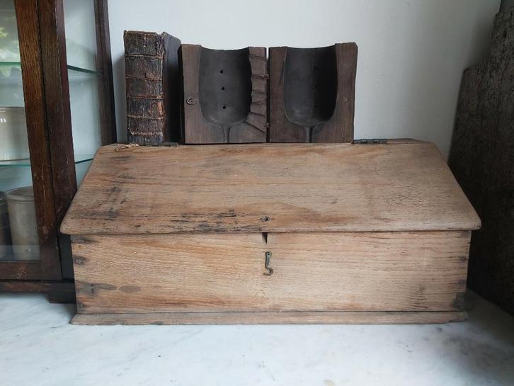 Mooie oude houten schrijf / kist met klep, Antiek en Kunst, Curiosa en Brocante, Ophalen of Verzenden