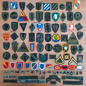 100 verschillende US ARMY patches insignes emblemen militair