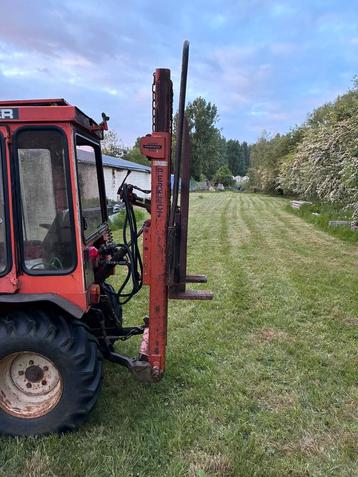 Tractor hefmast perfect “lichtgewicht” beschikbaar voor biedingen
