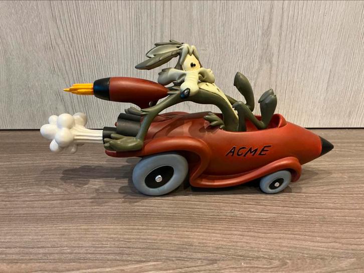 Willie e coyote looney tunes acme raket auto, Verzamelen, Stripfiguren, Ophalen of Verzenden