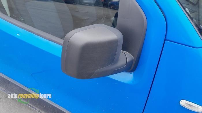 Buitenspiegel rechts van een Peugeot Bipper, Auto-onderdelen, Spiegels, Peugeot, Gebruikt, 3 maanden garantie