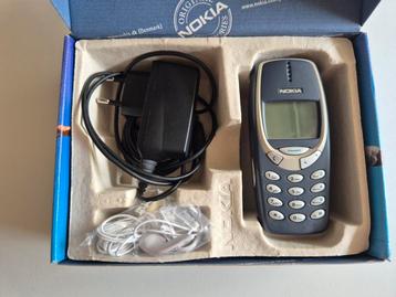 Nokia 3310 gsm met alle toebehoren en originle doos beschikbaar voor biedingen