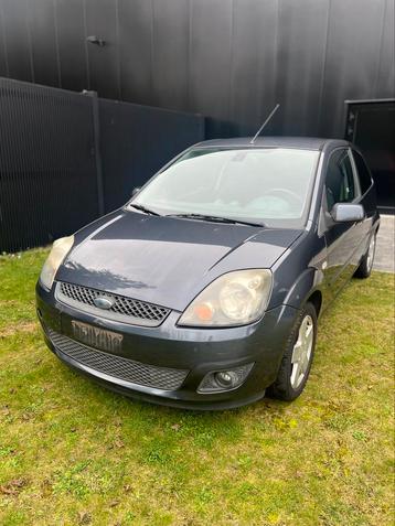 Ford Fiësta 2007 1.3 essence 157 000 km Clima + CT ! disponible aux enchères