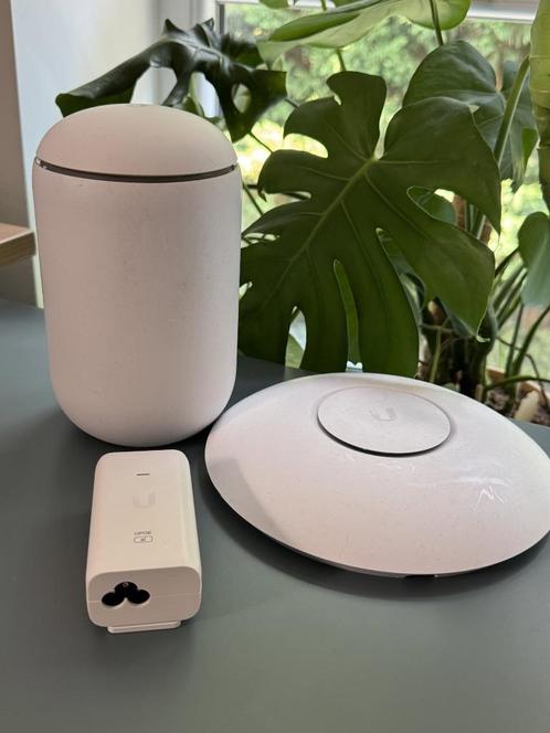 Pack Ubiquiti – UniFi Dream Machine (UDM), Computers en Software, Accesspoints, Gebruikt, Ophalen