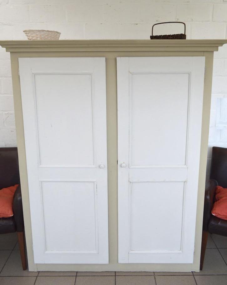 Zeer mooie oude kledingkast in massief iepenhout, Huis en Inrichting, Kasten | Kleerkasten, Gebruikt, Ophalen