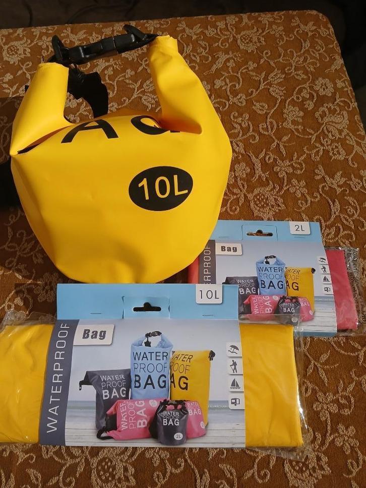 Waterproof bag 10 liter, Handtassen en Accessoires, Tassen | Reistassen en Weekendtassen, Nieuw, Ophalen