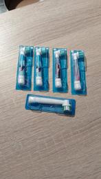 Lot de 5 brossettes brosse à dents électrique Oral B, Bijoux, Sacs & Beauté, Tête de brosse, Enlèvement ou Envoi, Neuf