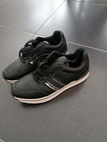 Schoenen maat 39 beschikbaar voor biedingen