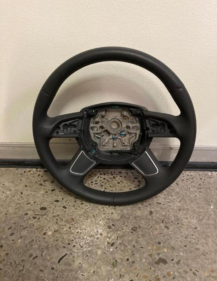 Volant en cuir Audi A3 A4 A6 etc SANS AlRBAG ET SANS TOUCHE, Autos : Pièces & Accessoires, Commande, Audi, Utilisé, Enlèvement ou Envoi