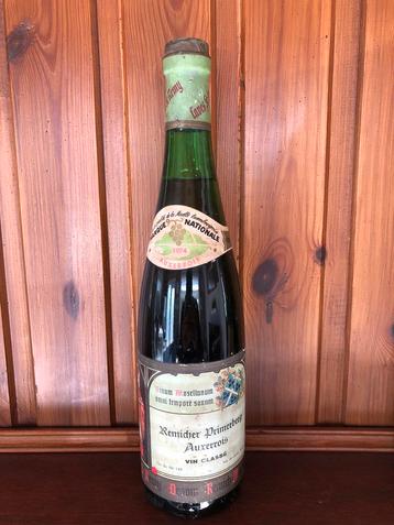 1974 Remicher Primerberg wijnfles beschikbaar voor biedingen
