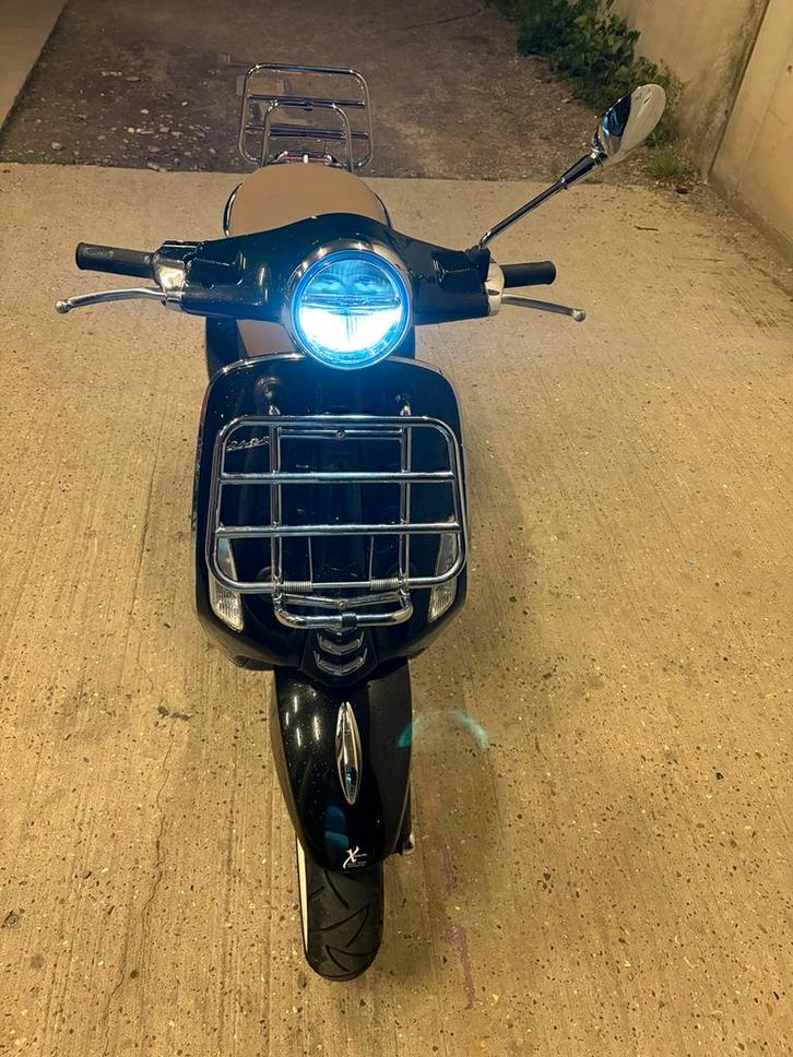 Vespa primavera 2022 met 3250 km, Fietsen en Brommers, Scooters | Vespa, Zo goed als nieuw, Overige modellen, Klasse A (25 km/u)