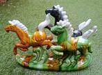 Chinese Good Luck porselein beeld van drie paarden te koop., Antiek en Kunst, Ophalen